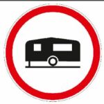 341 Gyvenamųjų transporto priemonių eismas draudžiamas (Draudžiama važiuoti gyvenamaisiais automobiliais arba gyvenamosiomis priekabomis (toliau – gyvenamosios transporto priemonės)