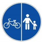 413 Pėsčiųjų ir dviračių takas (Leidžiama eiti pėstiesiems, važiuoti dviračiais ir elektrinėmis mikrojudumo priemonėmis. Jeigu dviračio ir pėsčiųjų simboliai kelio ženkle yra ne vienas po kitu, o vienas šalia kito ir skiriami vertikaliu baltu brūkšniu, eismo dalyviai privalo naudotis ta tako puse, kuri jiems skirta (parodyta kelio ženkle))