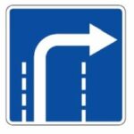 509 Eismo kryptis sankryžoje į dešinę (Sankryžoje nurodo eismo kryptį, kuria leidžiama važiuoti šia eismo juosta)
